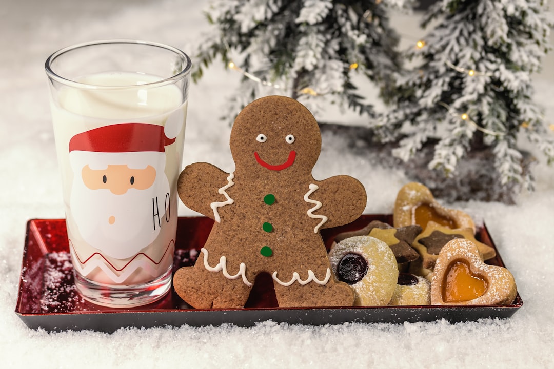 découvrez le goût irrésistible des speculoos, ces biscuits croustillants belges au parfum d'épices qui éveilleront vos papilles. parfaits pour accompagner votre café, ils sont un délice à chaque bouchée !