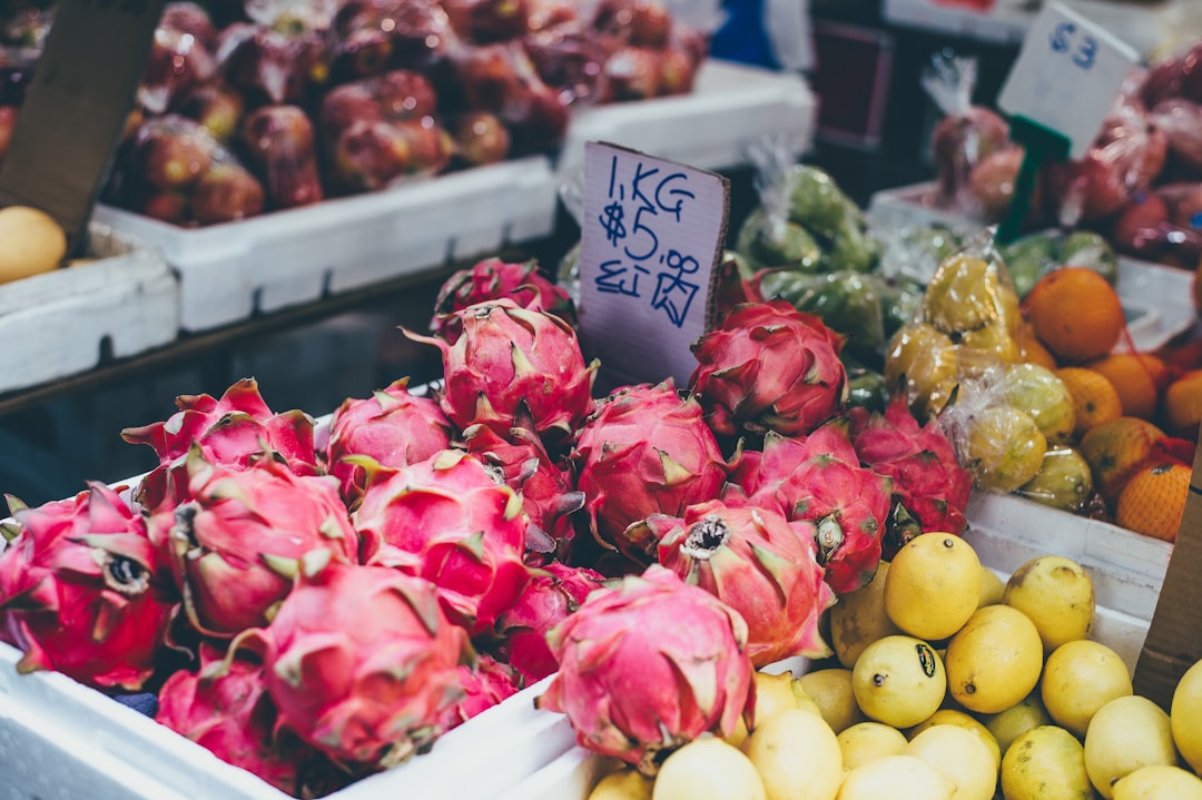 découvrez le fruit du dragon, un fruit exotique aux couleurs vives et à la saveur douce et rafraîchissante. apprenez-en plus sur ses bienfaits pour la santé, son origin et comment l'intégrer dans vos recettes.