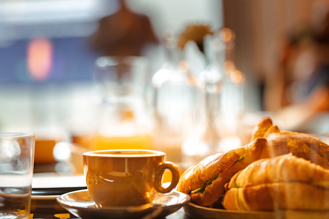 découvrez l'arôme envoûtant du pain grillé qui évoque des souvenirs chaleureux et réconfortants. parfait pour créer une ambiance conviviale ou rehausser vos recettes préférées, cet arôme vous transportera à chaque bouchée.