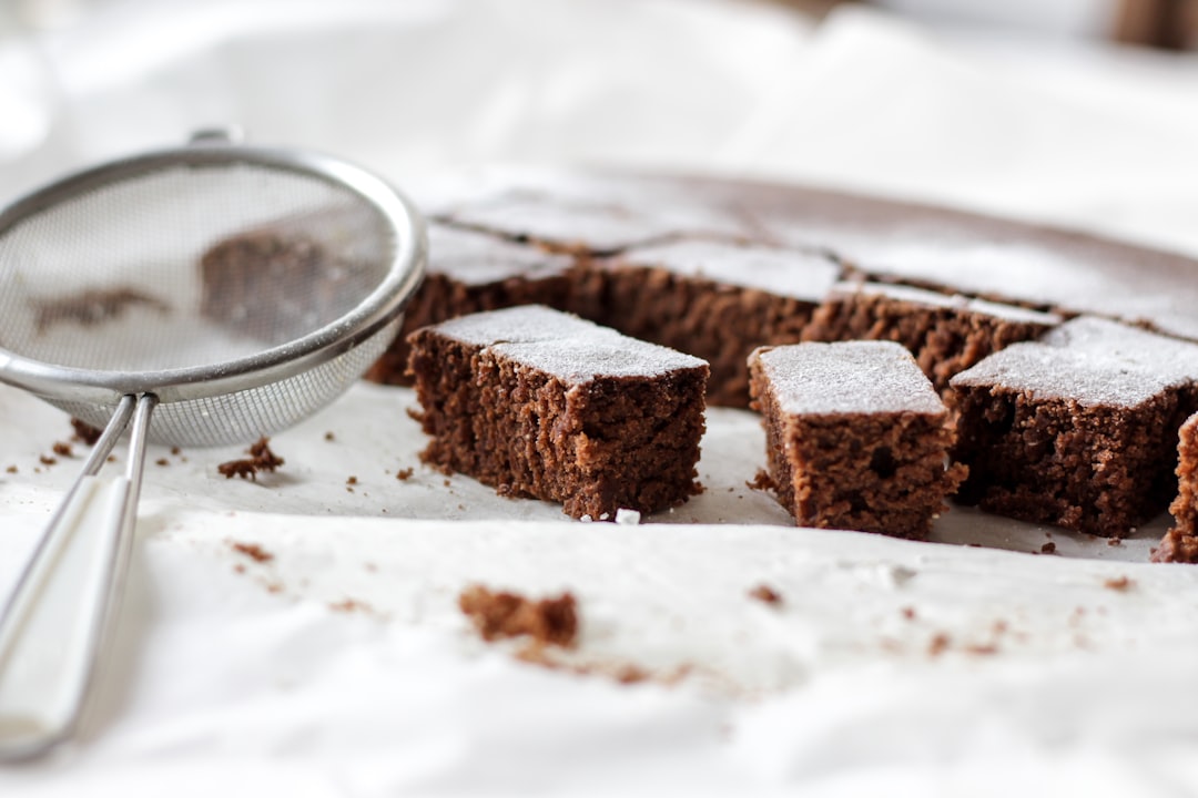 découvrez l'univers riche et savoureux du cacao, cet ingrédient incontournable qui sublime vos desserts et boissons. apprenez tout sur ses bienfaits, ses origines et comment l'intégrer dans vos recettes pour des moments gourmands inoubliables.