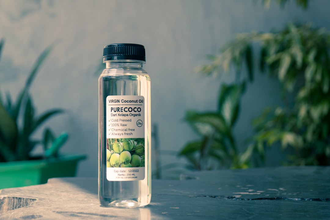 découvrez l'univers fascinant de la noix de coco : ses bienfaits nutritionnels, ses multiples usages en cuisine, et ses propriétés hydratantes pour la peau. plongez dans un voyage tropical à travers l'histoire et la culture de ce fruit exotique.