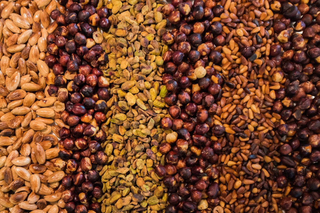 découvrez l'univers savoureux de la pistache, ce fruit à coque délicieux et nutritif. apprenez tout sur ses bienfaits pour la santé, ses multiples utilisations en cuisine et comment l'intégrer facilement dans vos recettes préférées.